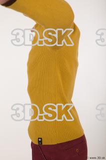 Upper body yellow sweater of Sidney 0004